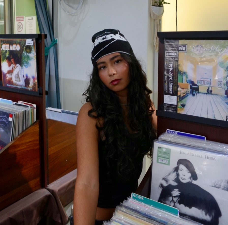 REVERSIBLE BLACK BEANIE