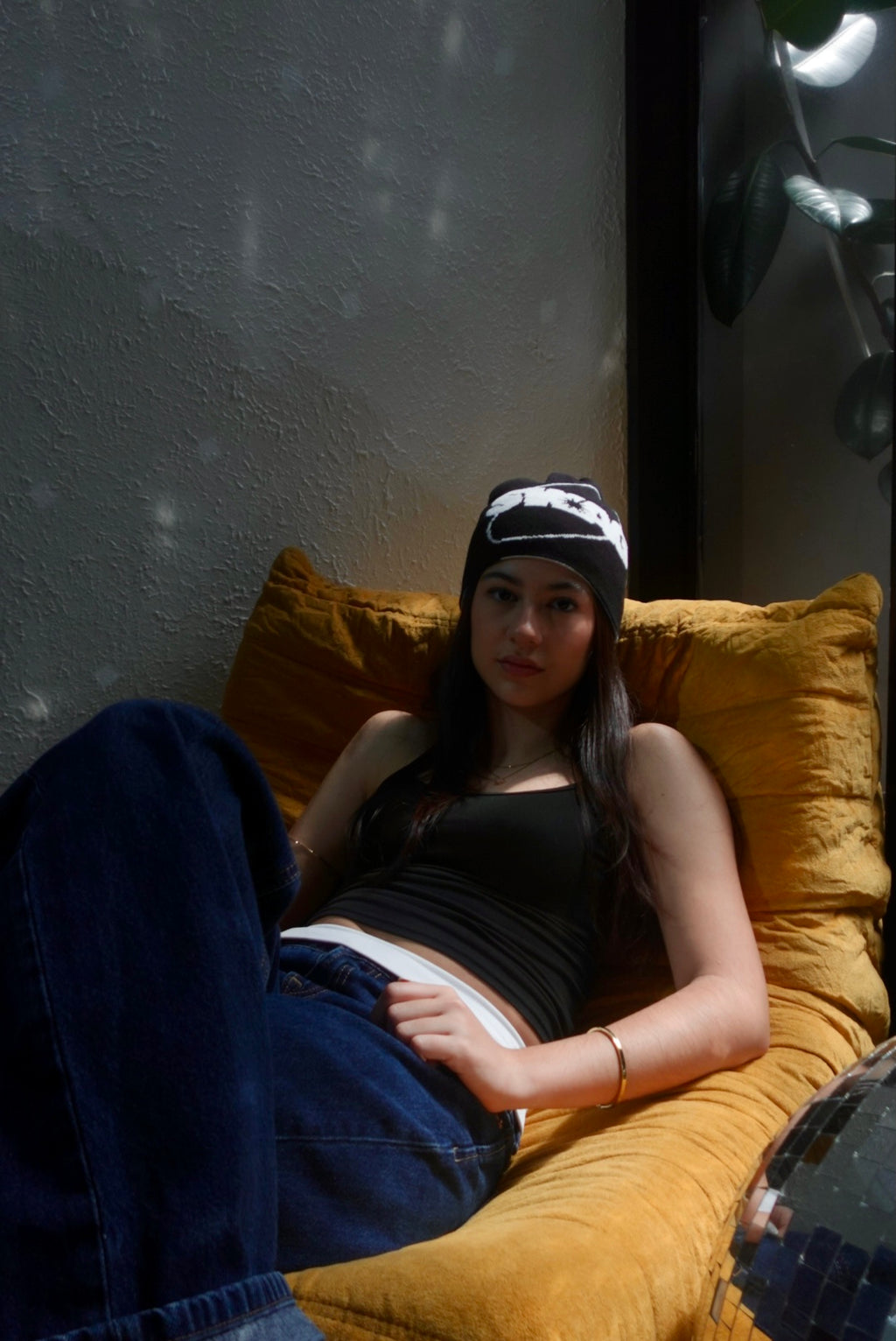 REVERSIBLE BLACK BEANIE