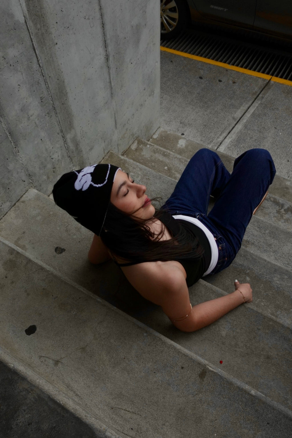 REVERSIBLE BLACK BEANIE